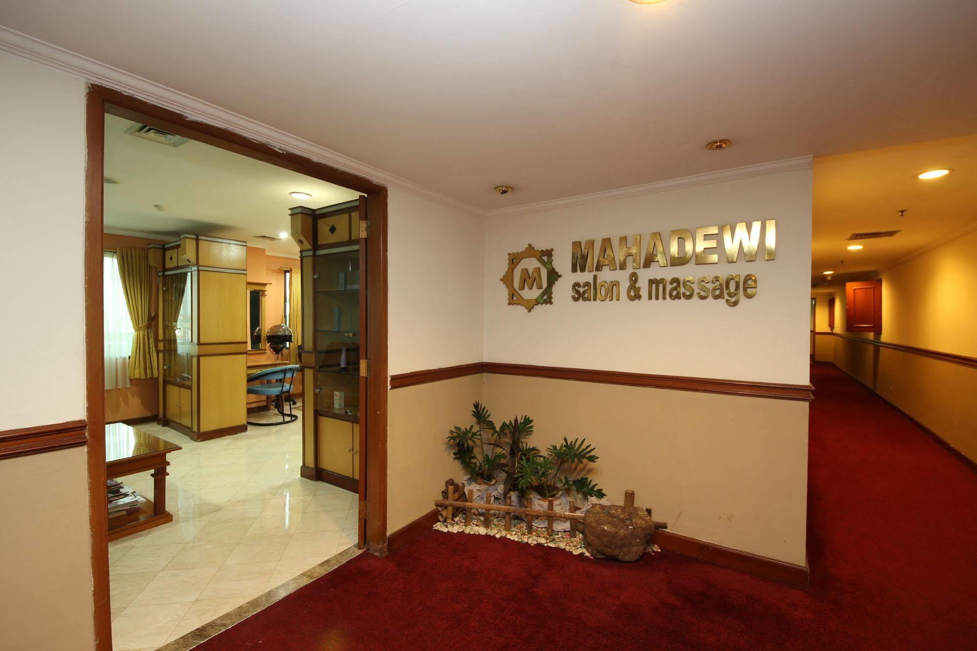 Maharani Hotel Jakarta Buitenkant foto